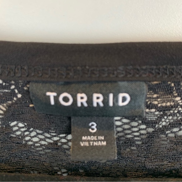Torrid Black Semi-Sheer Lace Floral Crew Short Sleeve Tee 3X - Picture 6 of 8